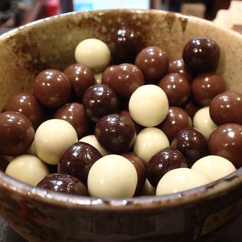 Nocciole IGP Piemonte ricoperte con 3 cioccolati 100g.