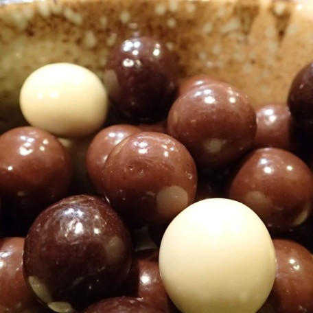 Nocciole IGP Piemonte ricoperte con 3 cioccolati 100g.