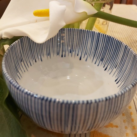 Ciotola per tè Matcha bianca e blu