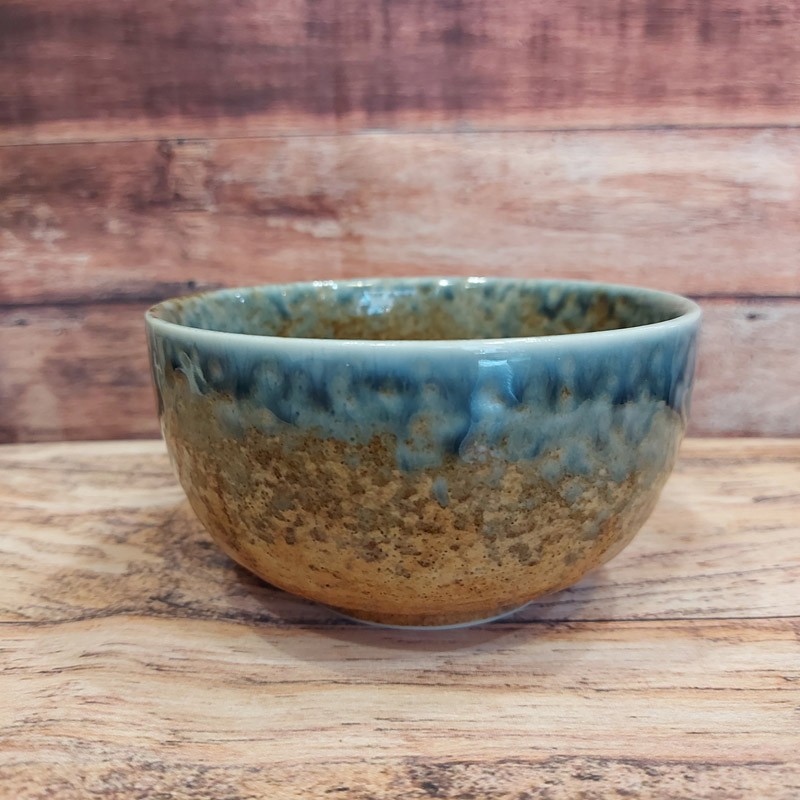 Ciotola per tè Matcha beige e azzurra