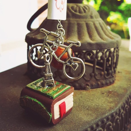 Infusore con decorazione fatta a mano Libro