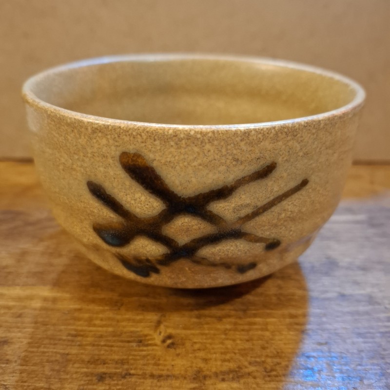 Ciotola per tè Matcha beige "griglia"